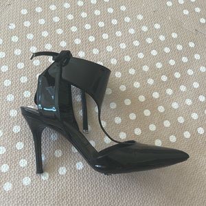 Salvatore Ferragamo pump size 7C